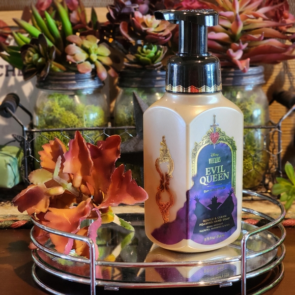 Disney Villains Evil Queen Foaming Hand Soap - Purple & Cream - Picture 1 of 10